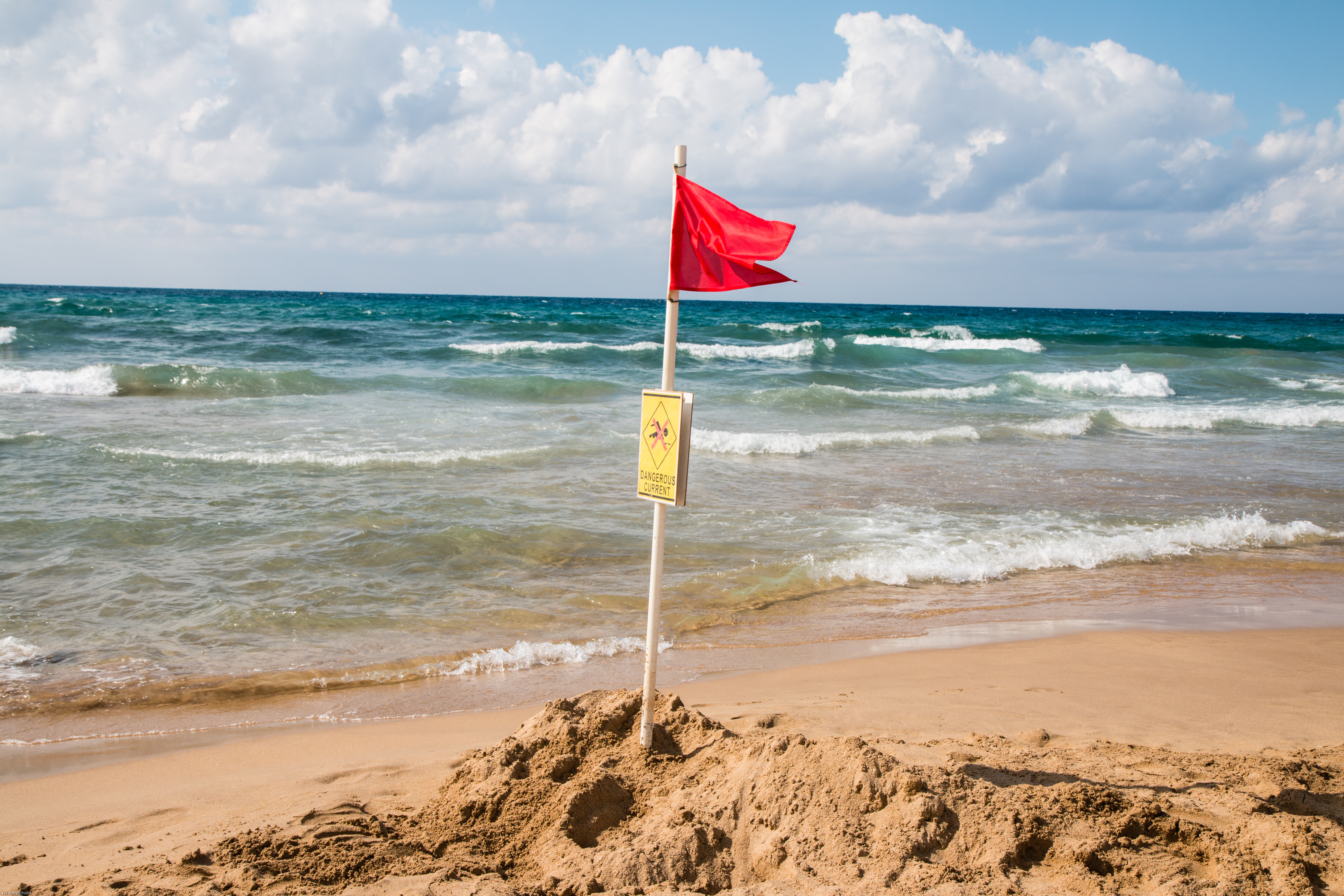 Watch out for red flags. Photo: Shutterstock