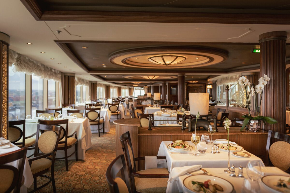 Queen Victoria, Grills dining. Photo: Cunard