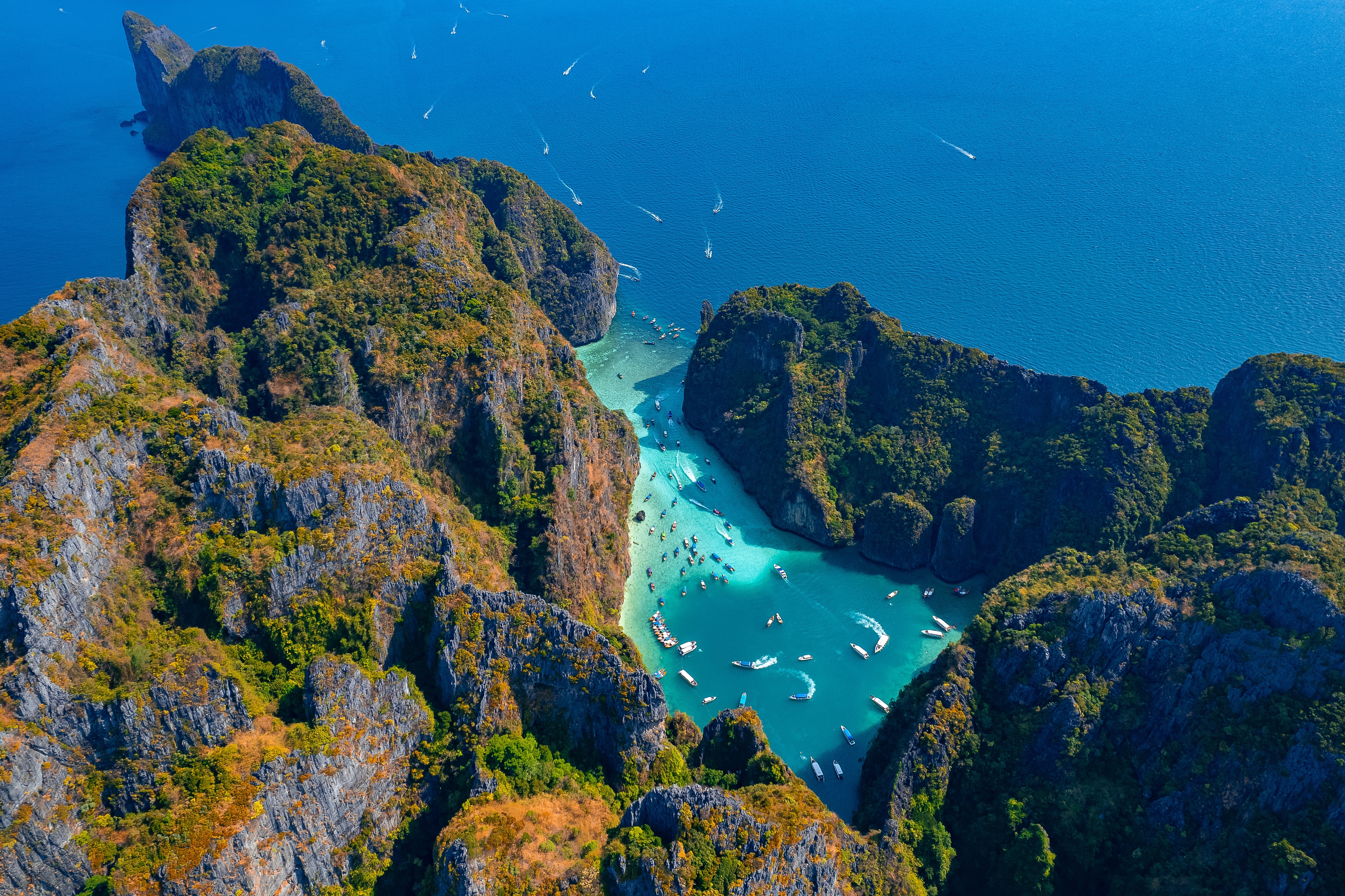 Lagoon Pi Leh Bay . Photo: Shutterstock