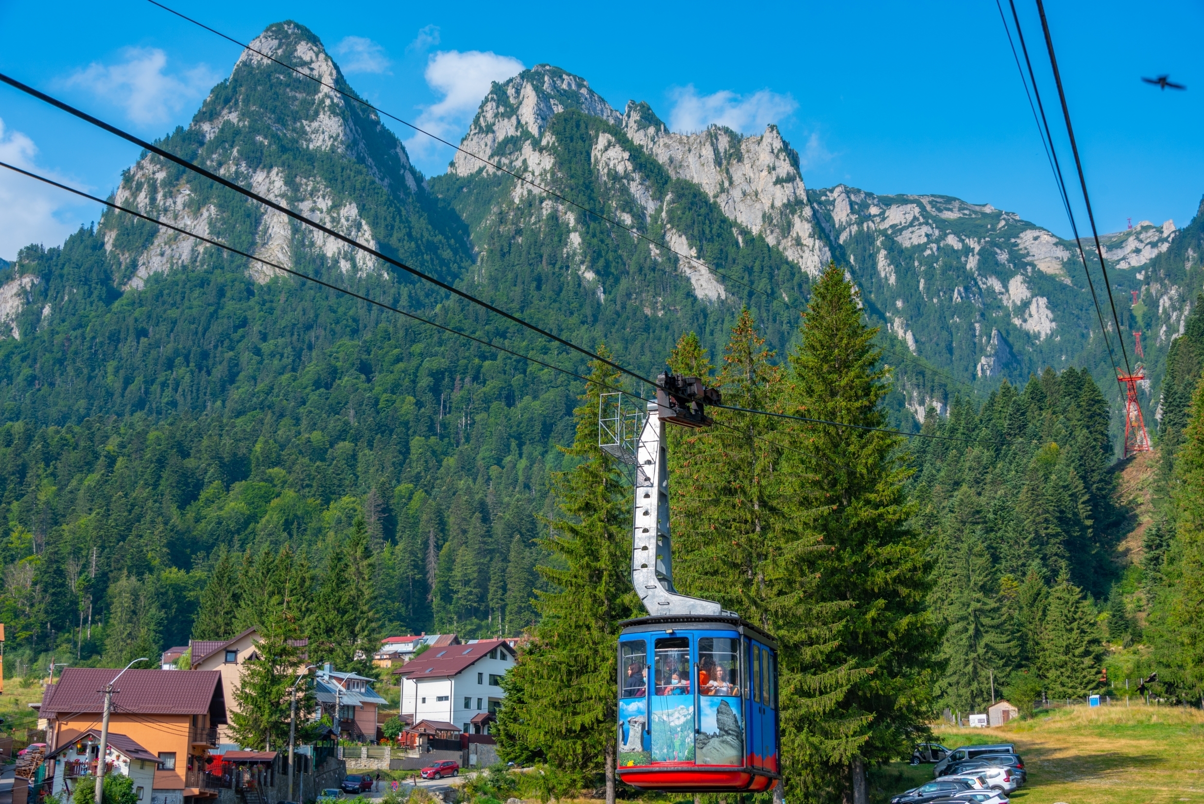 Busteni-Babele gondola. Photo: trabantos / Shutterstock.com