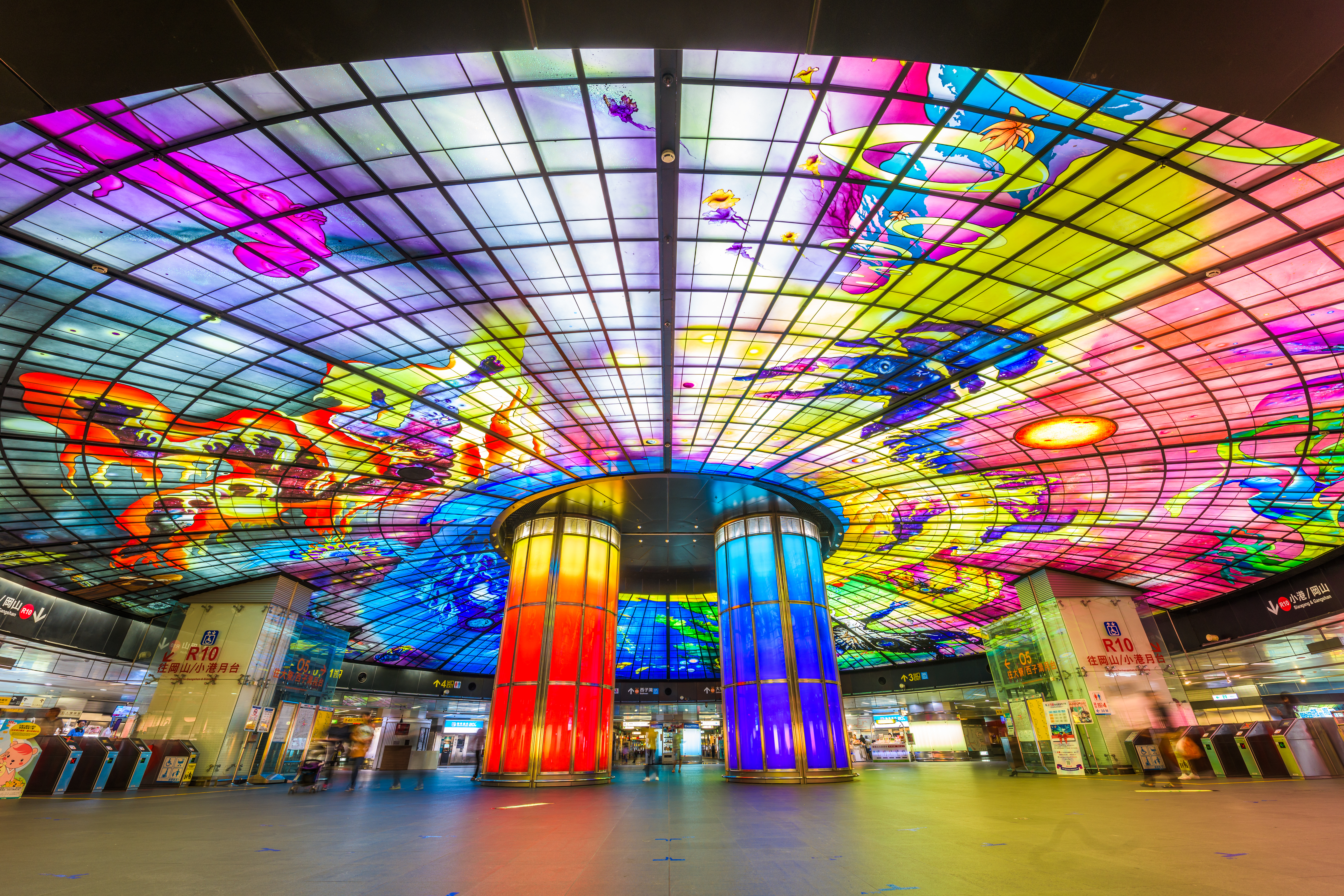 Formosa Boulevard Station. Photo: Sean Pavone / Shutterstock.com