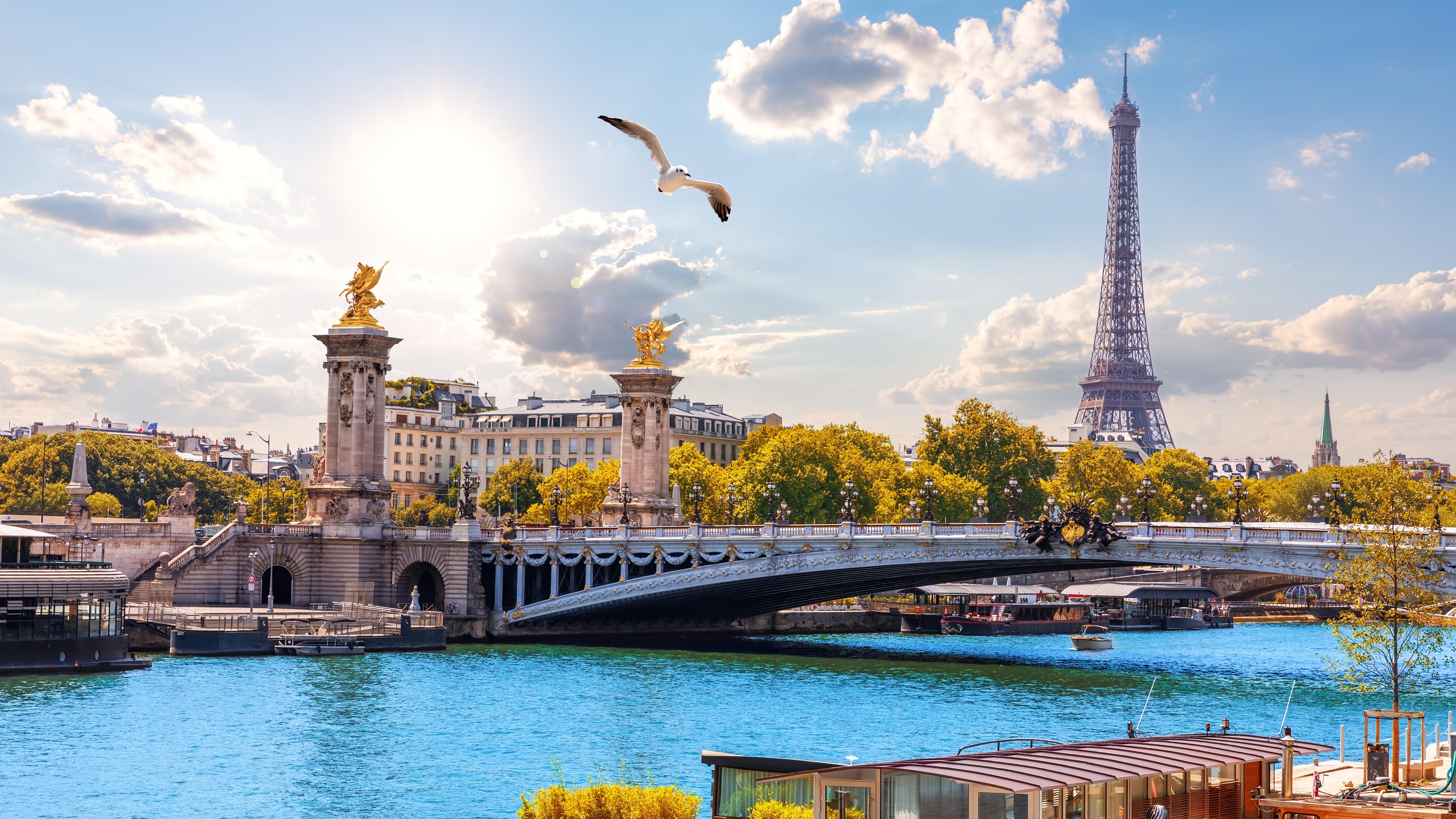 Seine River cruise. Photo: Shutterstock