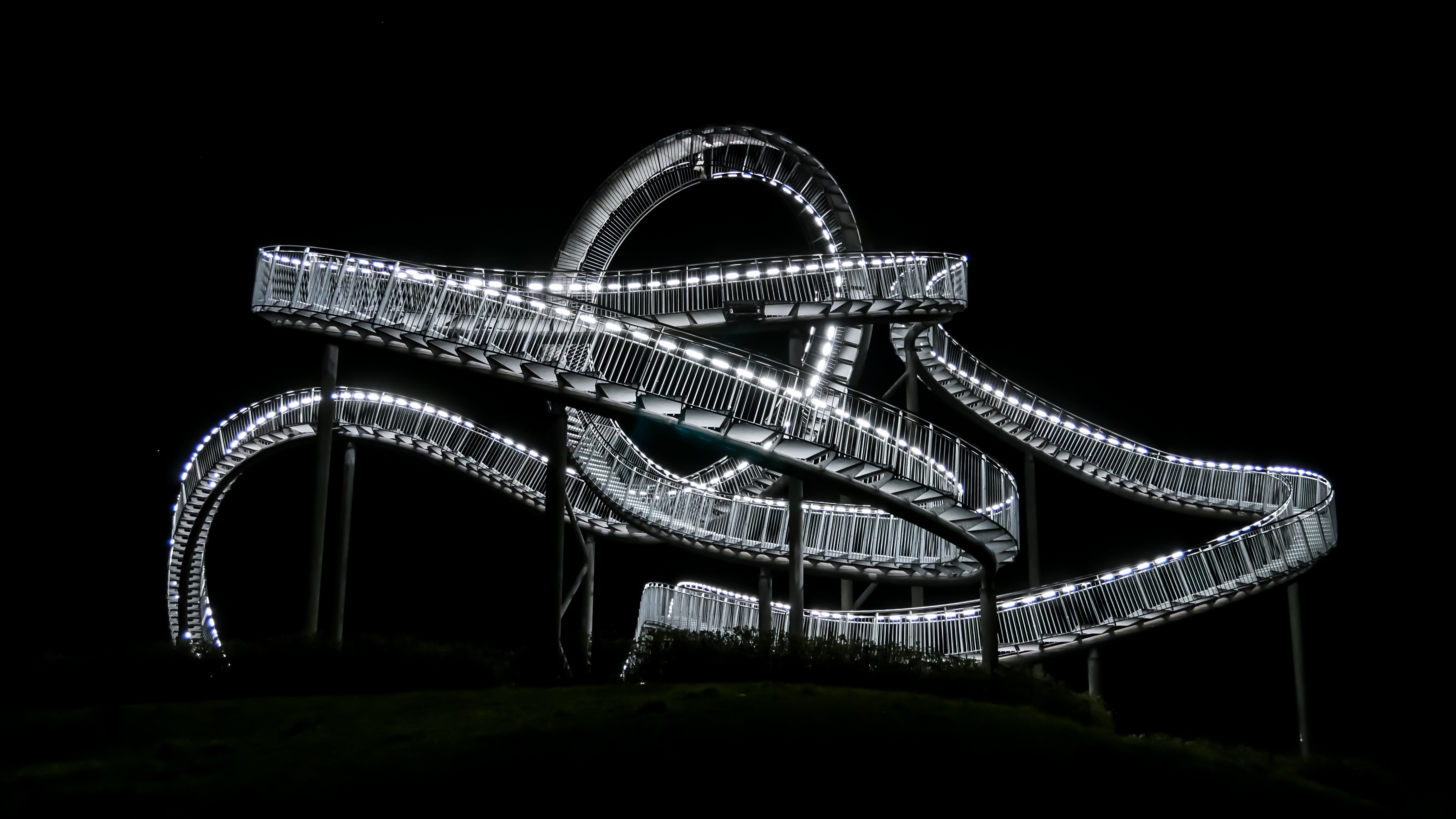 Tiger and Turtle, Magic Mountain. Photo: Shutterstock