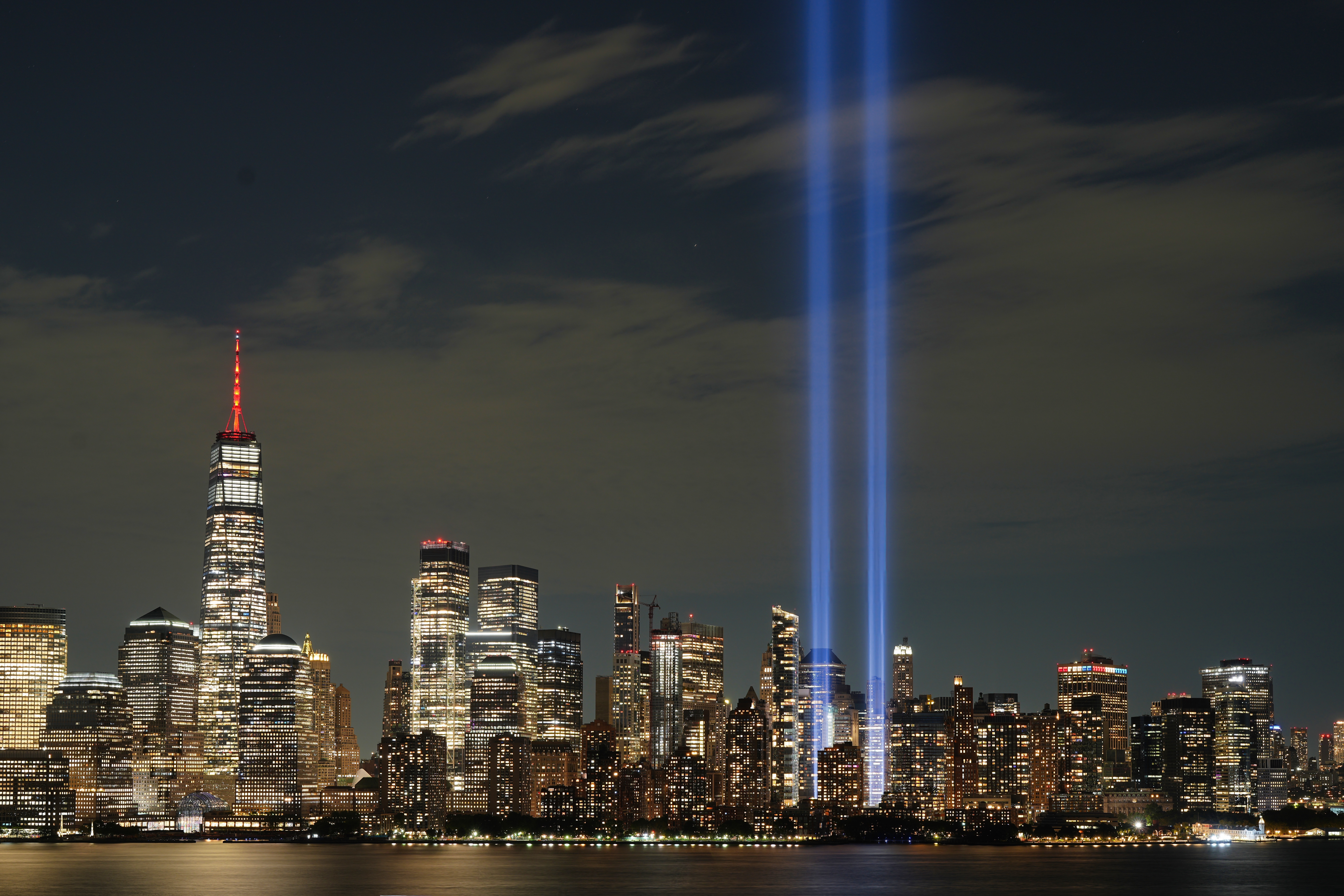 Tribute in Light. Photo: Mariusz Lopusiewicz / Shutterstock.com