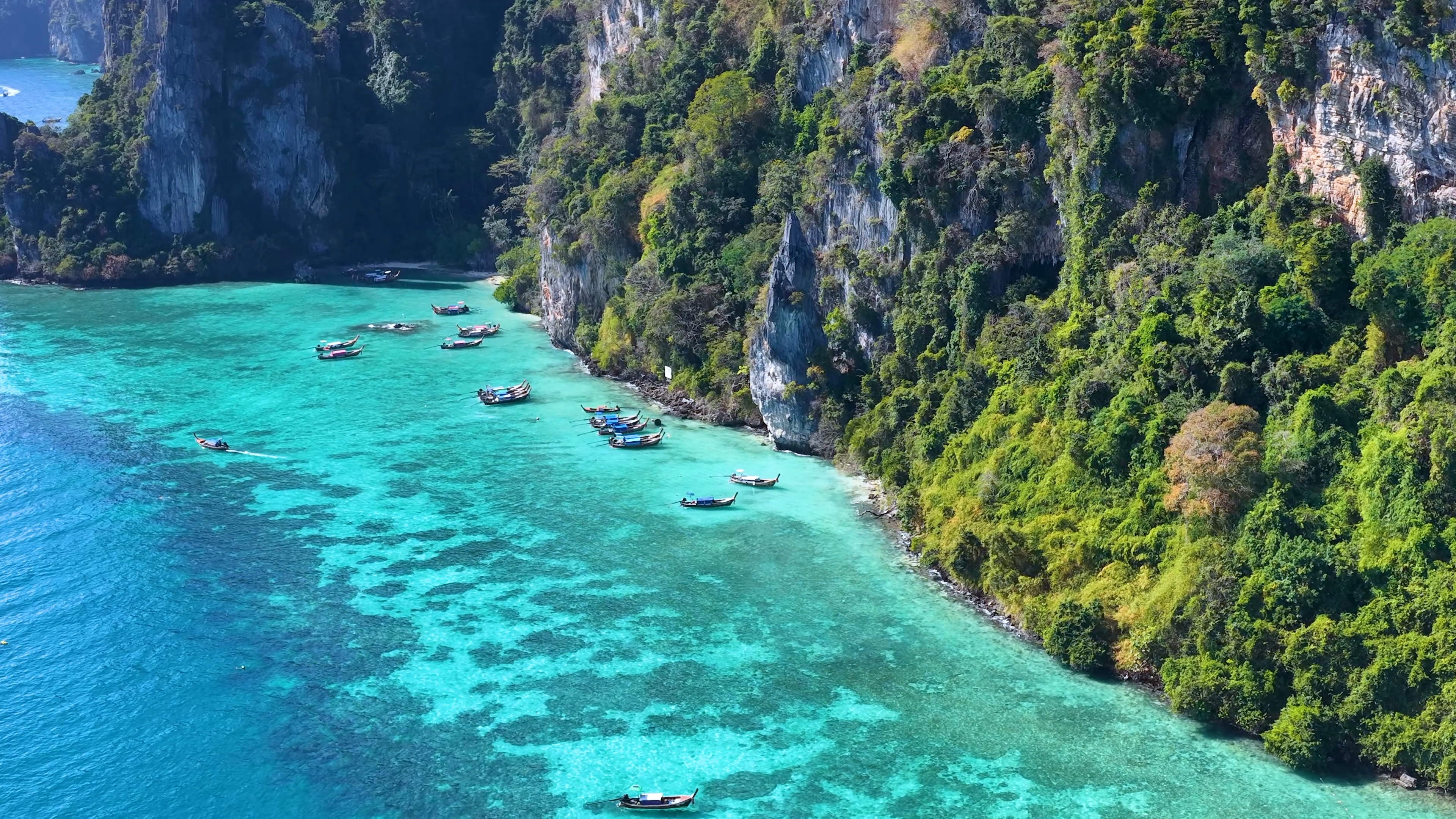Limestone cliffs in Krabi. Photo; Shutterstock