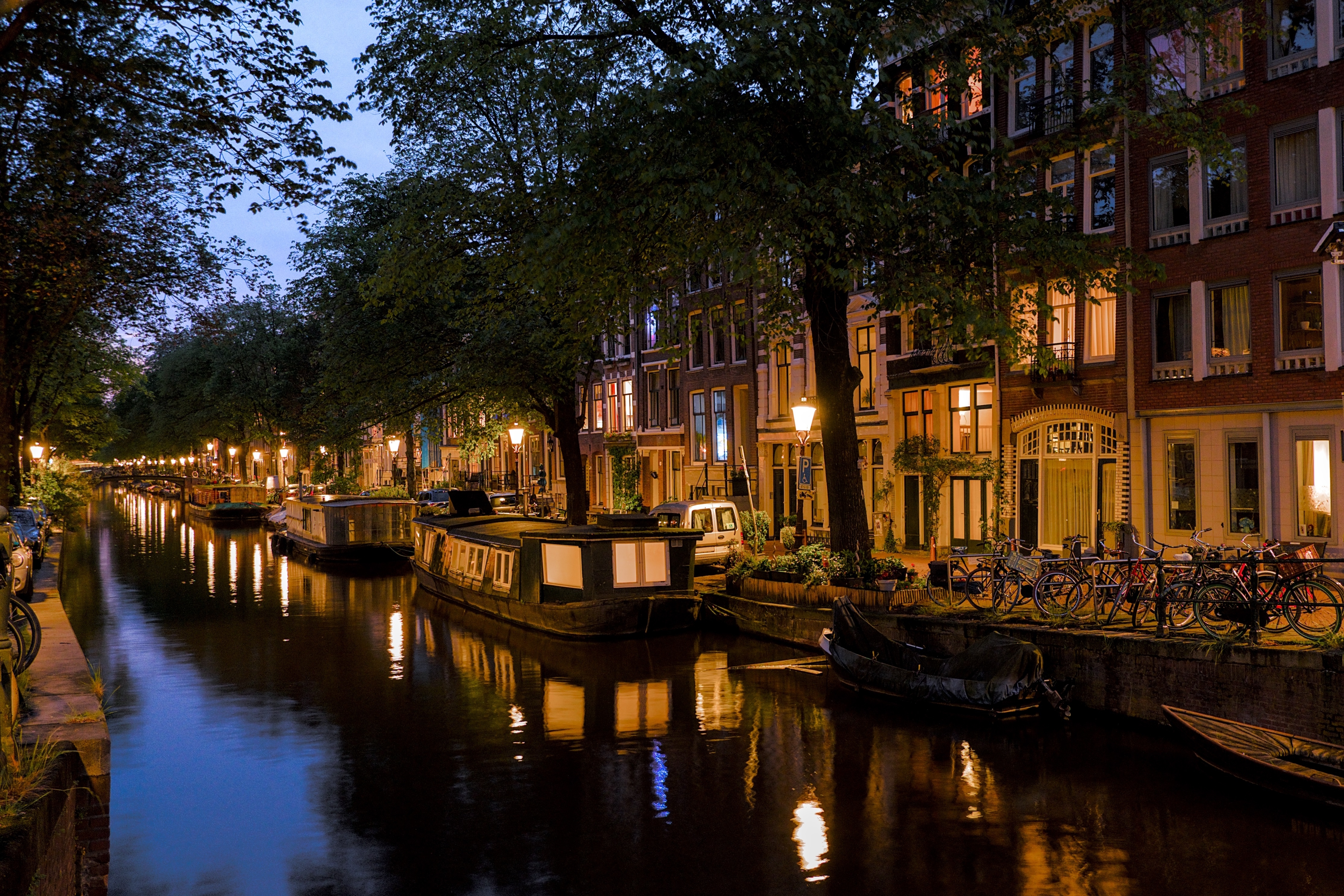Boathouses in Jordaan District . Photo: Shutterstock