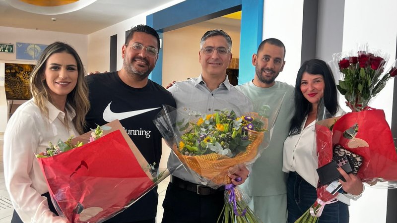 המפונים עוזבים את נפטון אילת ומודים להנהלה (צילום: באדיבות נפטון) המפונים עוזבים את נפטון אילת ומודים להנהלה (צילום: באדיבות נפטון)