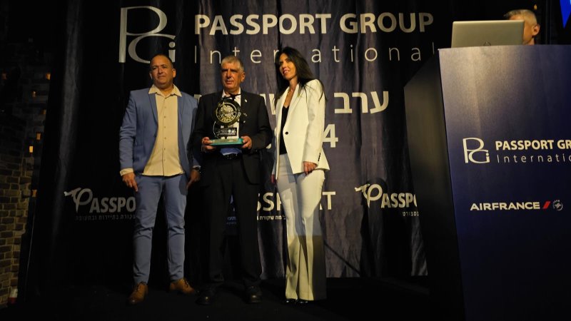 איש השנה: שמואל זכאי עם אפרת דורון ועדי אזולאי. צילום: סיוון פרג׳
