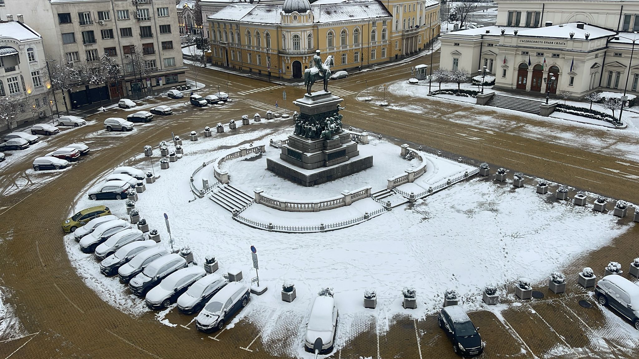 София, Болгария, в снегу. Фото: Pasportnews