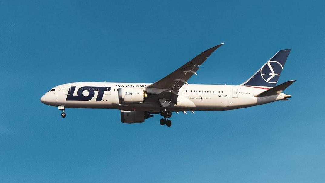 מטוס LOT