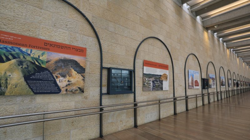 תערוכת ״נצח ישראל״ בנתב״ג תערוכת ״נצח ישראל״ בנתב״ג