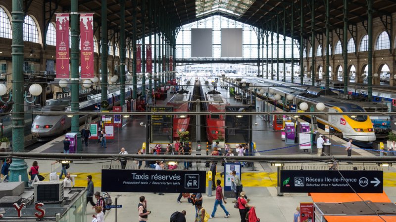 תחנת רכבת בפריז, צרפת תחנת רכבת בפריז, צרפת