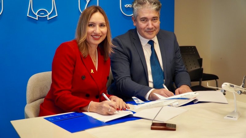 מנכלית אל על ומנכל TAROM בחתימה על ההסכם מנכלית אל על ומנכל TAROM בחתימה על ההסכם