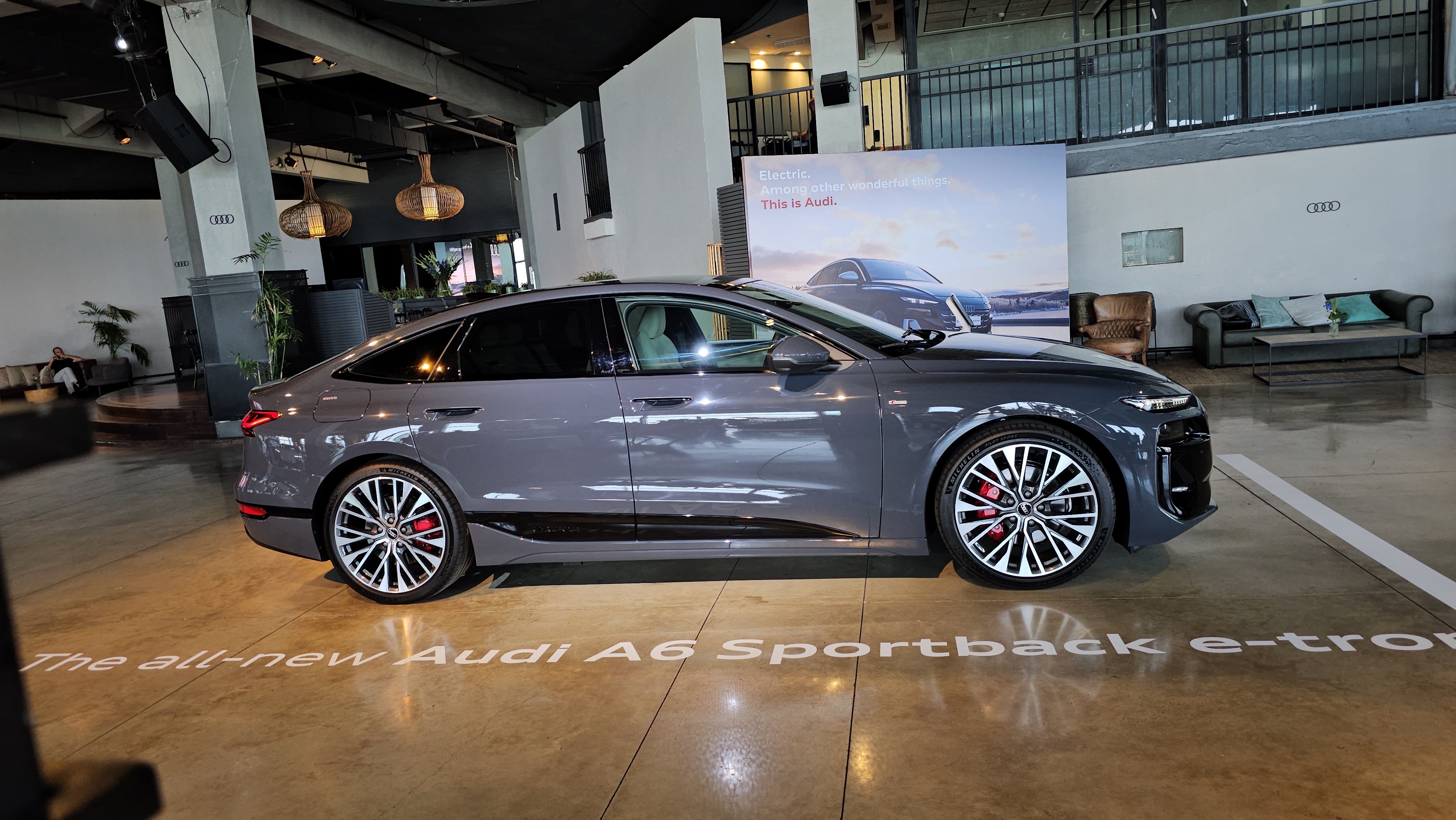 Audi A6 e-tron. Фото: Ира Макейнко