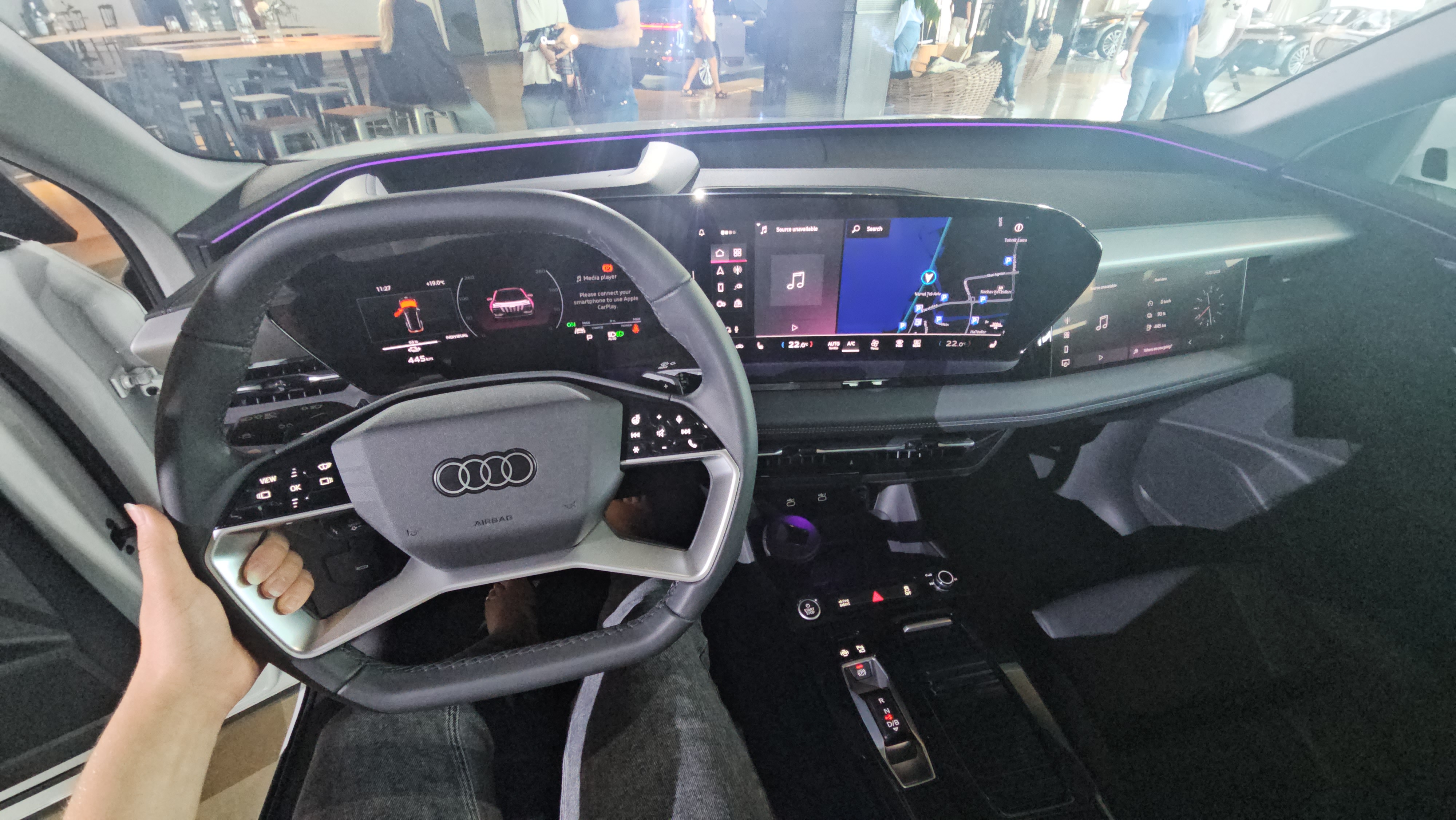 Audi A6 e-tron изнутри. Фото: Ира Макейнко