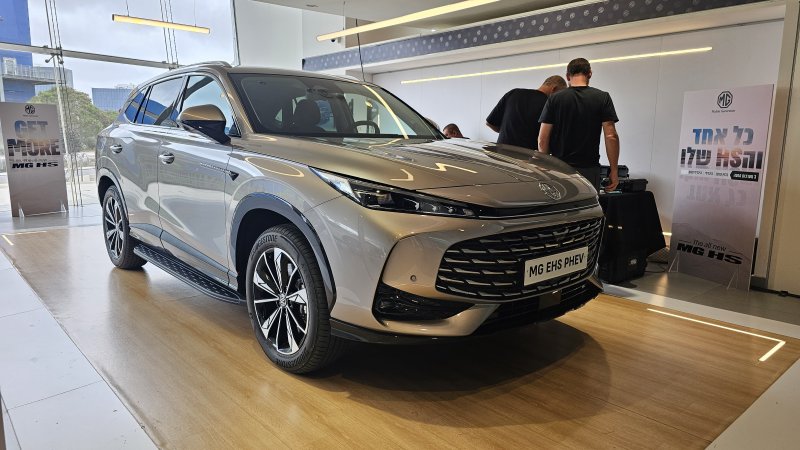 MG HS פלאג אין החדשה MG HS פלאג אין החדשה