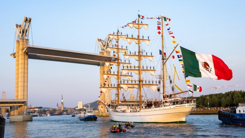 ספינת המפרשים Cuauhtémoc ספינת המפרשים Cuauhtémoc