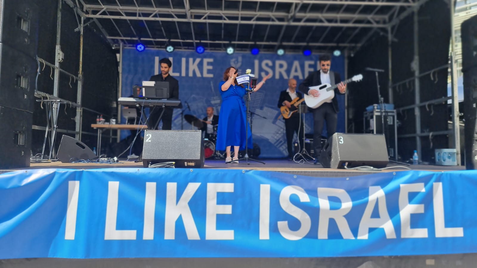 עצרת תמיכה בישראל בדיזלדורף גרמניה. צילום: ספיר פרץ זילברמן