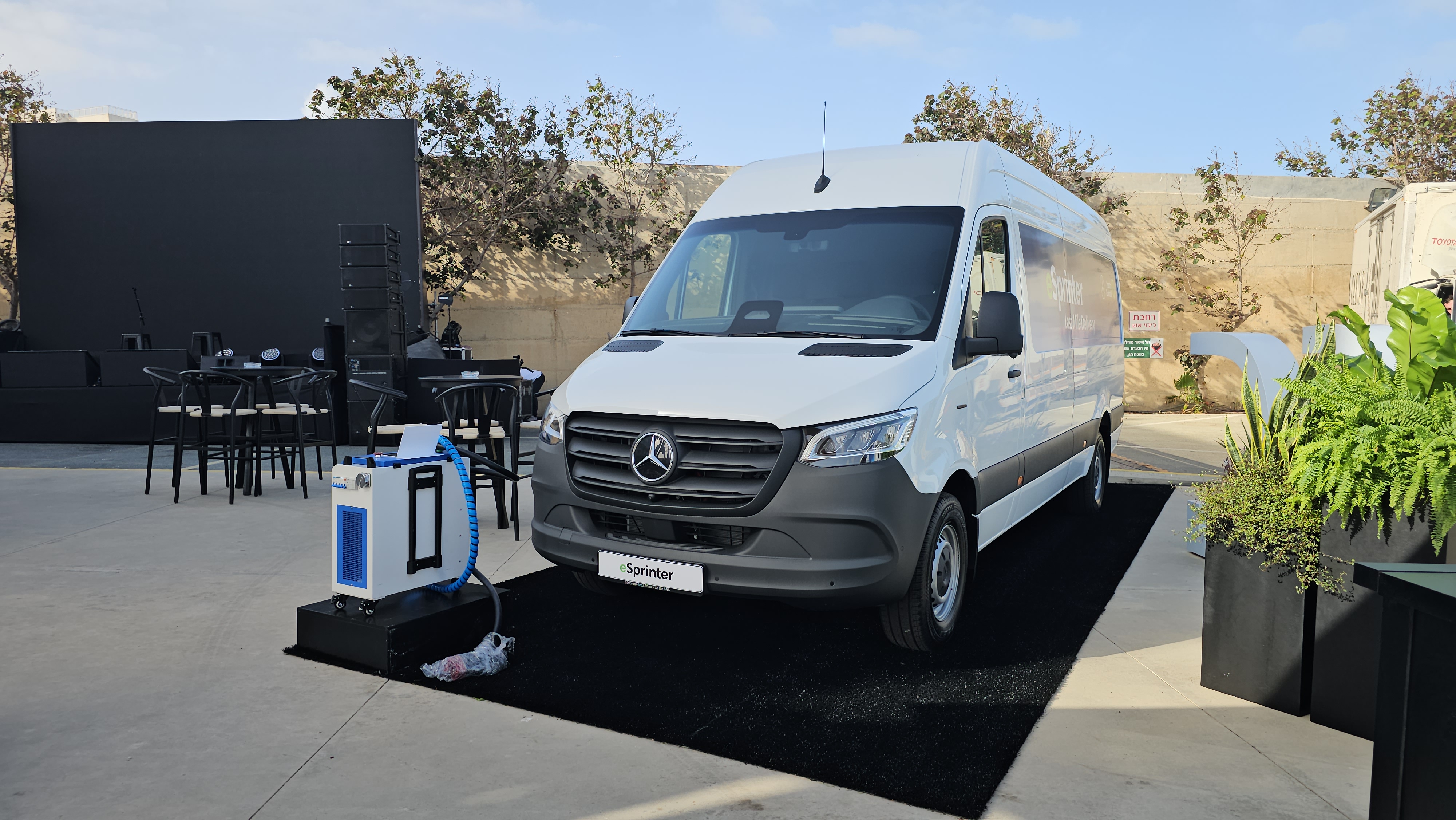 מרצדס eSprinter. צילום: אירה מקיינקו