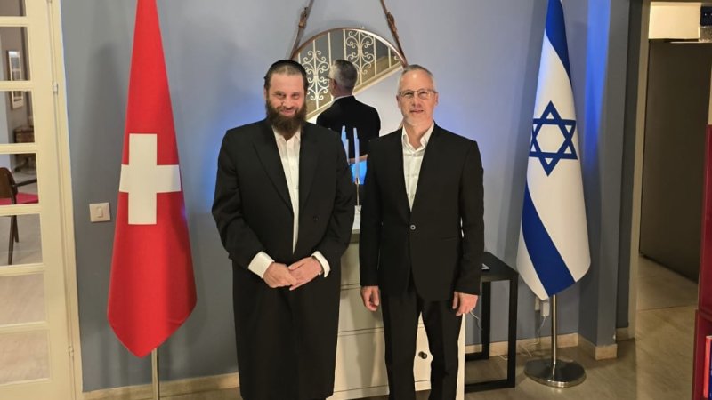 שגריר שווייץ בישראל, סיימון גיסבולר ודודי רובינשטיין, חו״ל מהודר שגריר שווייץ בישראל, סיימון גיסבולר ודודי רובינשטיין, חו״ל מהודר