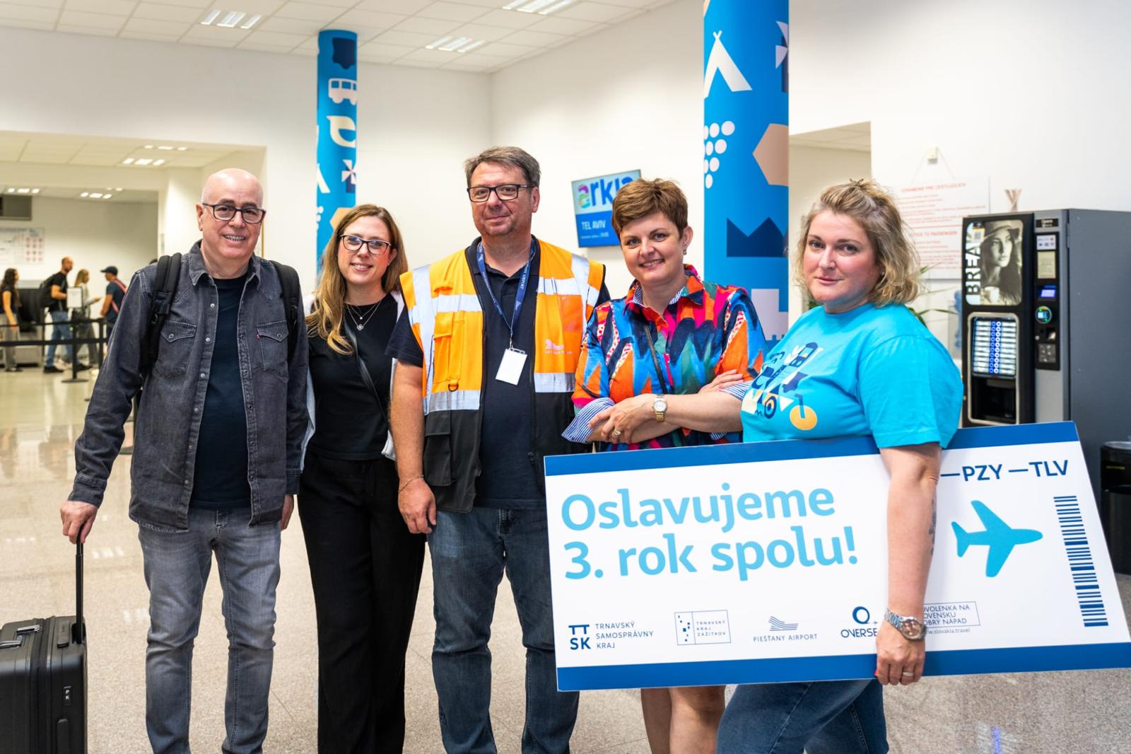 Photo: Matej Ondrejicka. Pini Kreiner and Vered Schwartz, CEOs of Overseas with local representatives