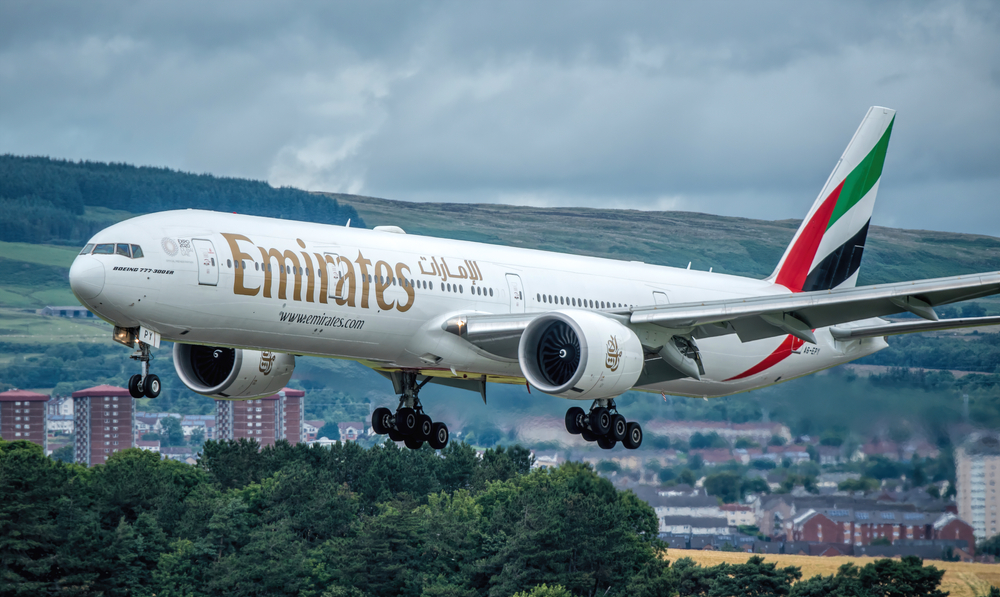 Emirates 777 -300/ Shutterstock