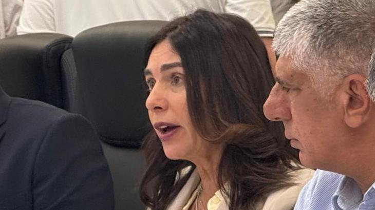 מירי רגב, שמואל זכאי ושרון קדמי במסיבת העיתונאים בזמן מבצע ״עם כלביא״ 