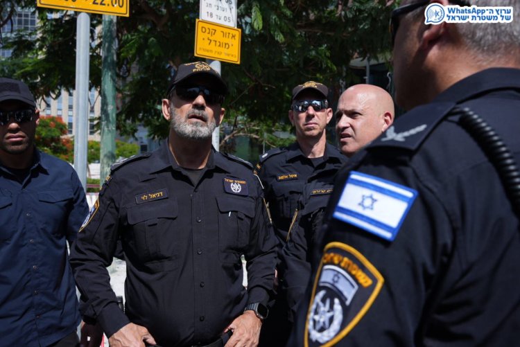 מפכ"ל המשטרה בזירה. צילום: דוברות המשטרה