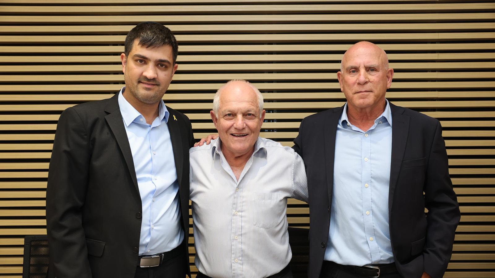 חילופי מנכלים במשרד התיירות - דני שחר יוצא ומיכאל יצחקוב נכנס