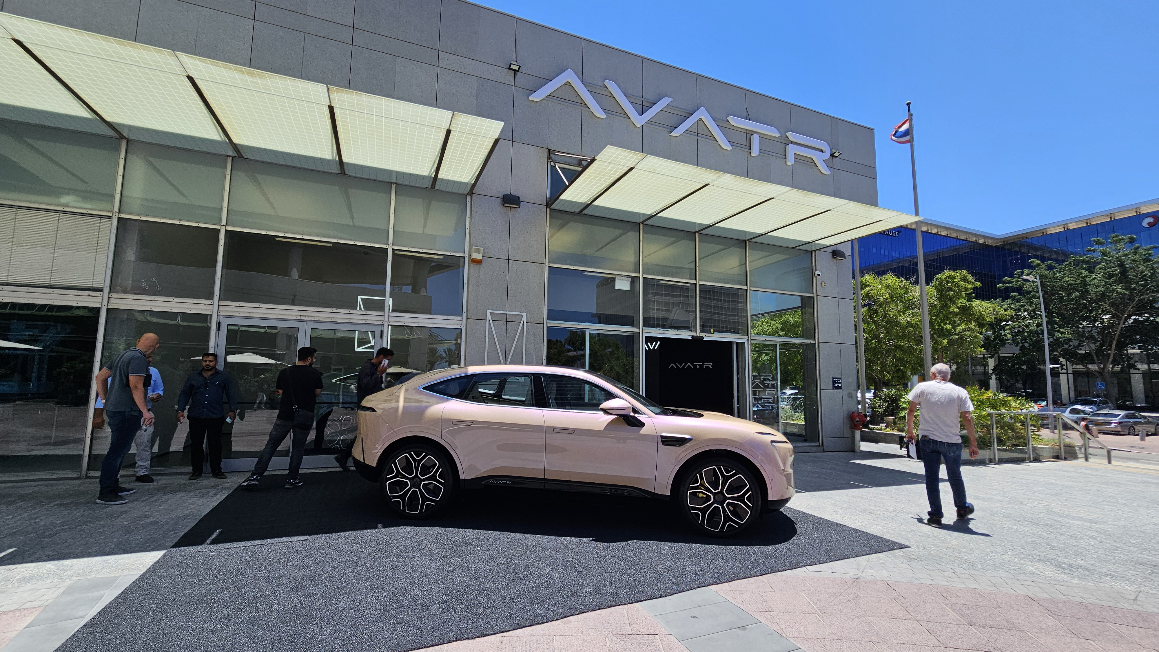 AVATR 11 החשמלי