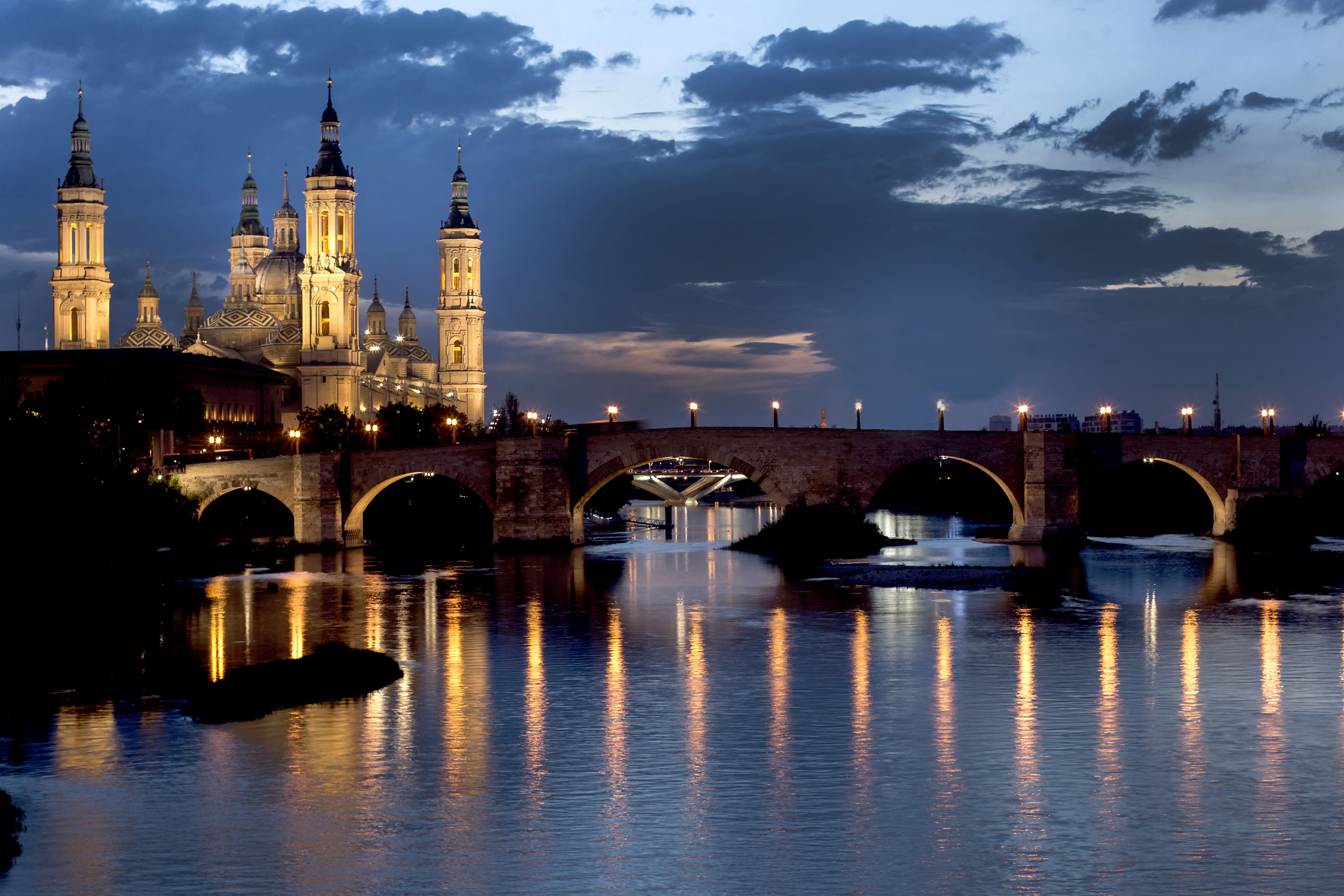 Basílica del Pilar y Puente de Piedra