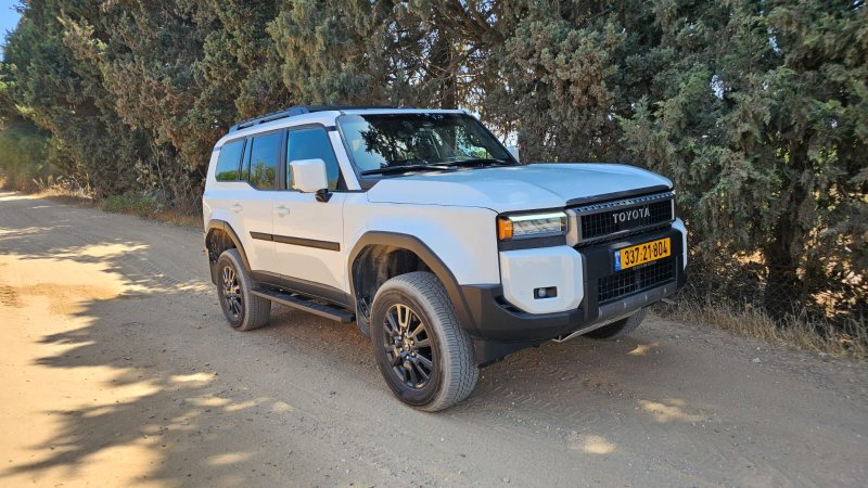 לנד קרוזר Luxury Pro לנד קרוזר Luxury Pro