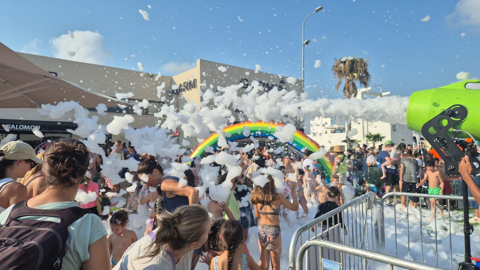 מסיבת קצף ומים בנמל תל אביב ב-24.7