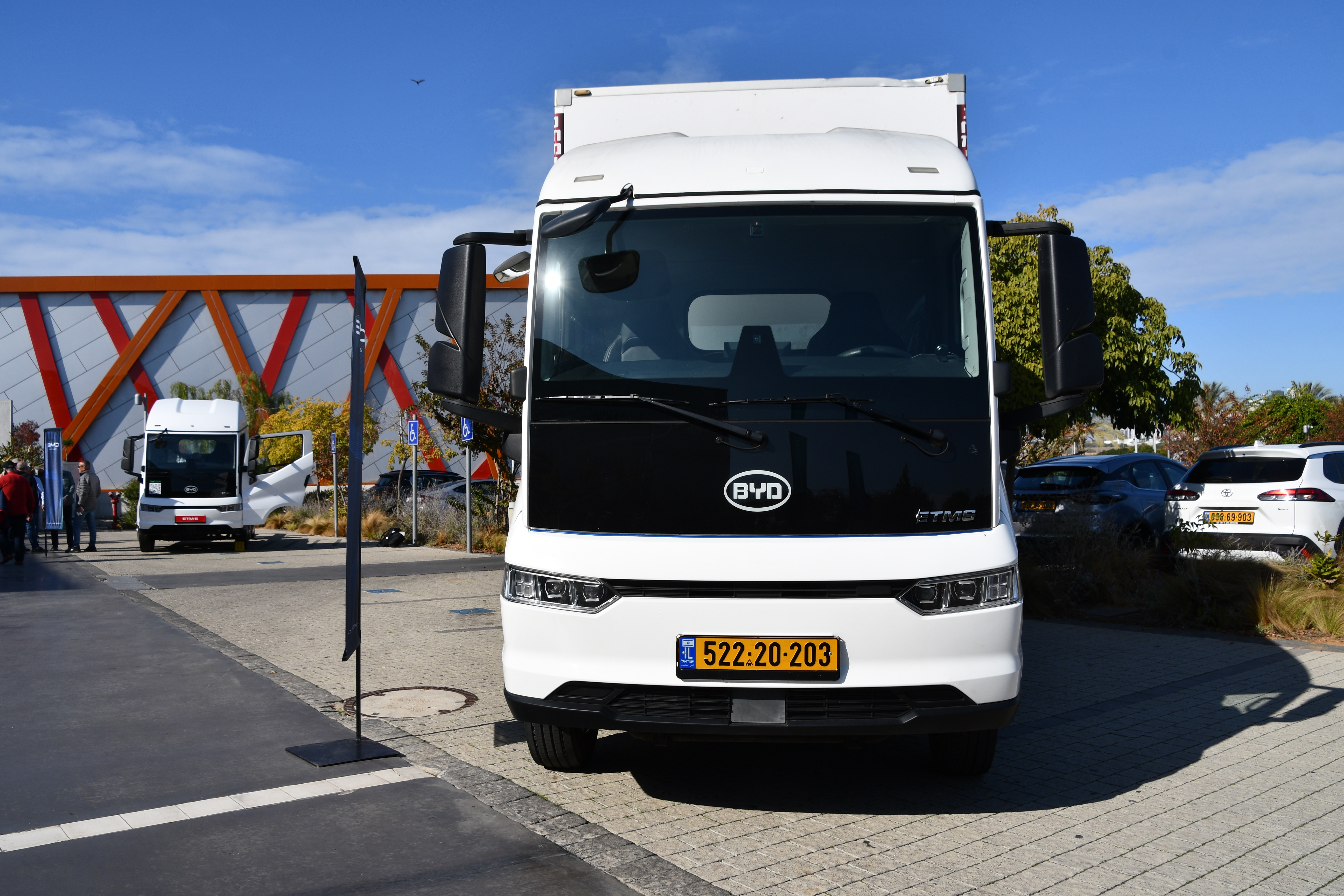 משאית חשמלית ETM6. צילום: אירה מקיינקו