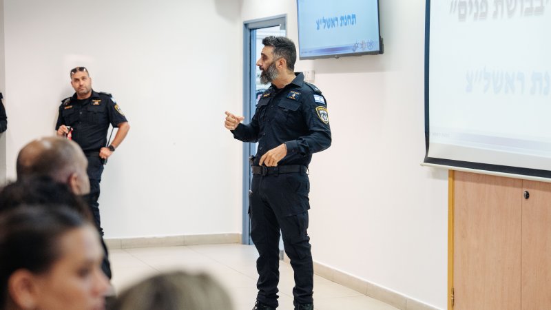 המשטרה סגרה 7 בתי בושת