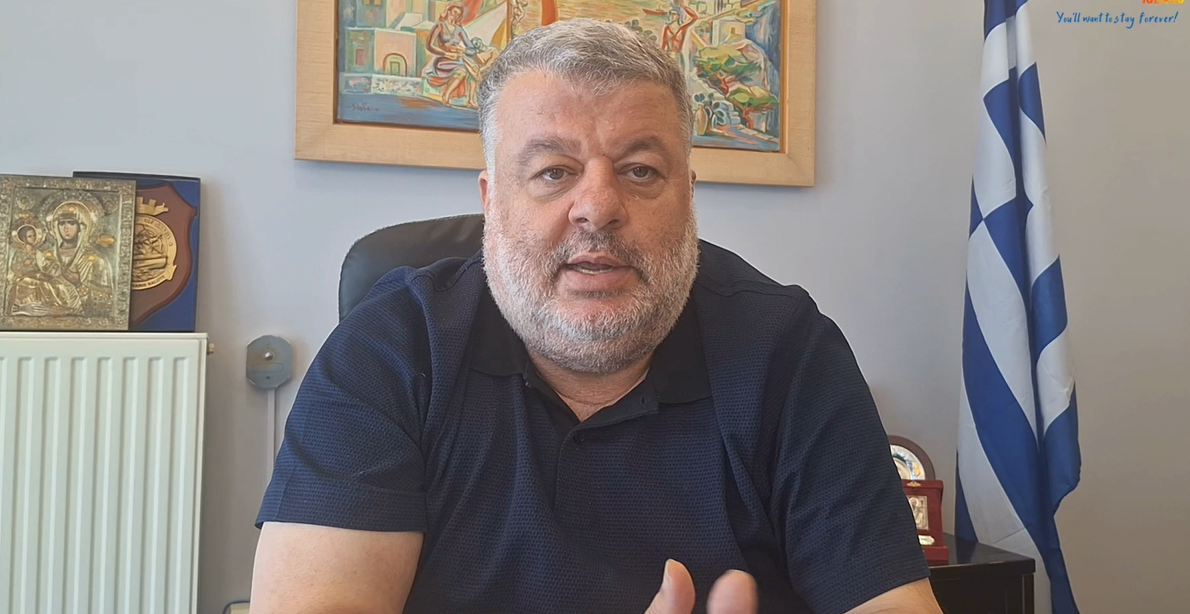 ראש העיר ארגוסטולי (צילום: באדיבות אל על)