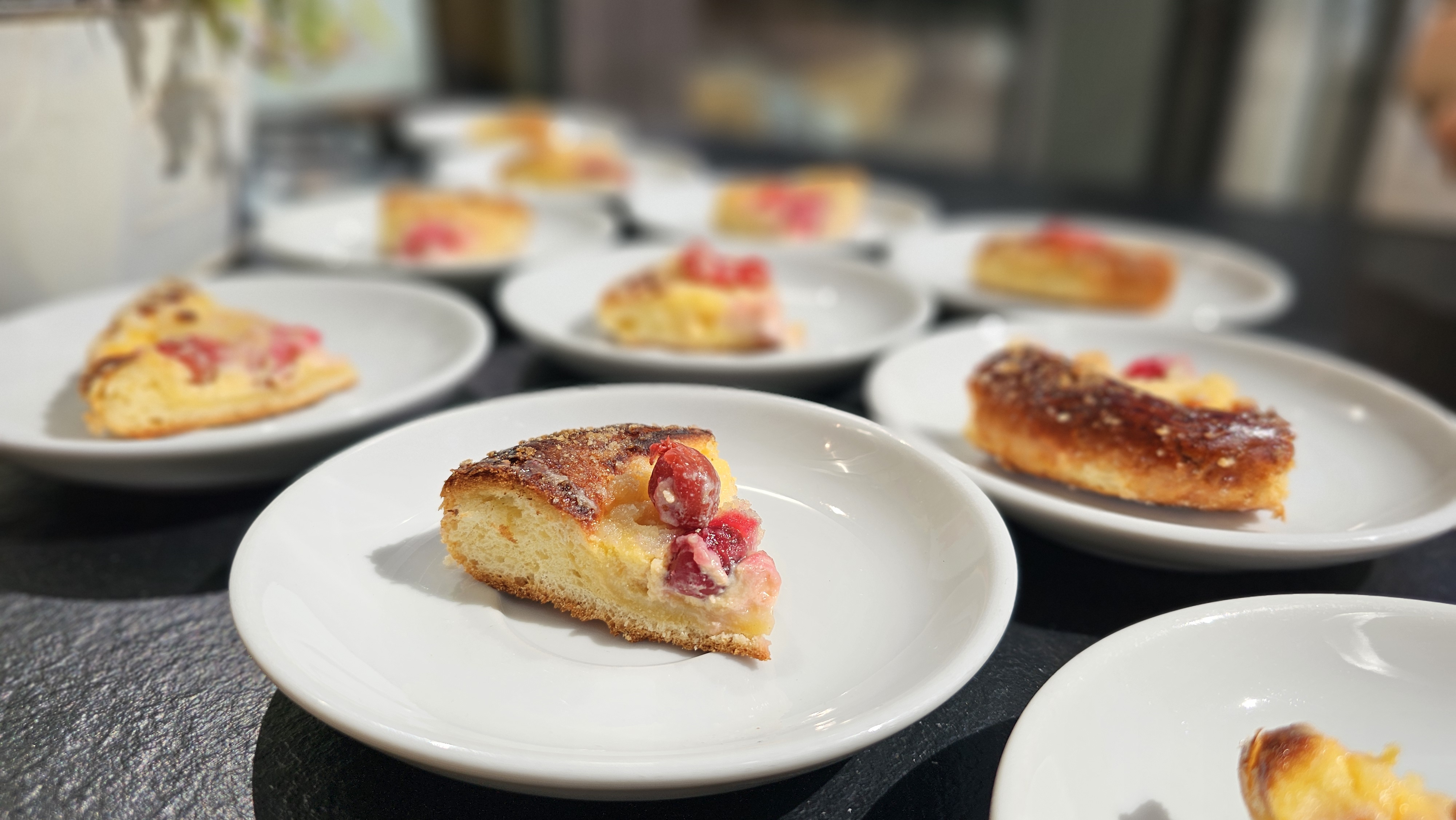 Сладкий морвский пирог в гастрономическом туре Нехораи Саван. Фото: Ира Макейнко