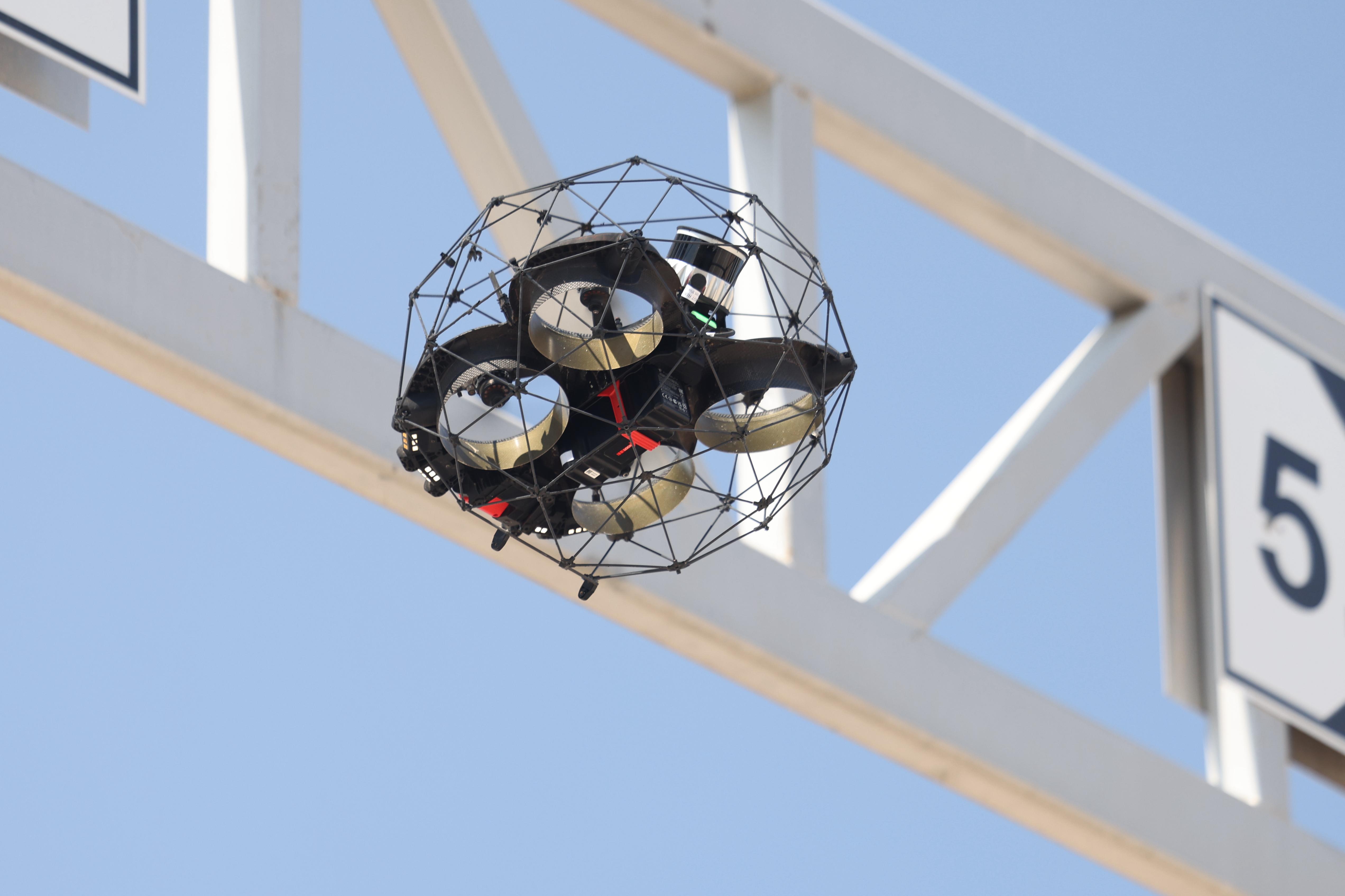 איתור פגמים בתשתיות באמצעות רחפנים. צילום: skypro