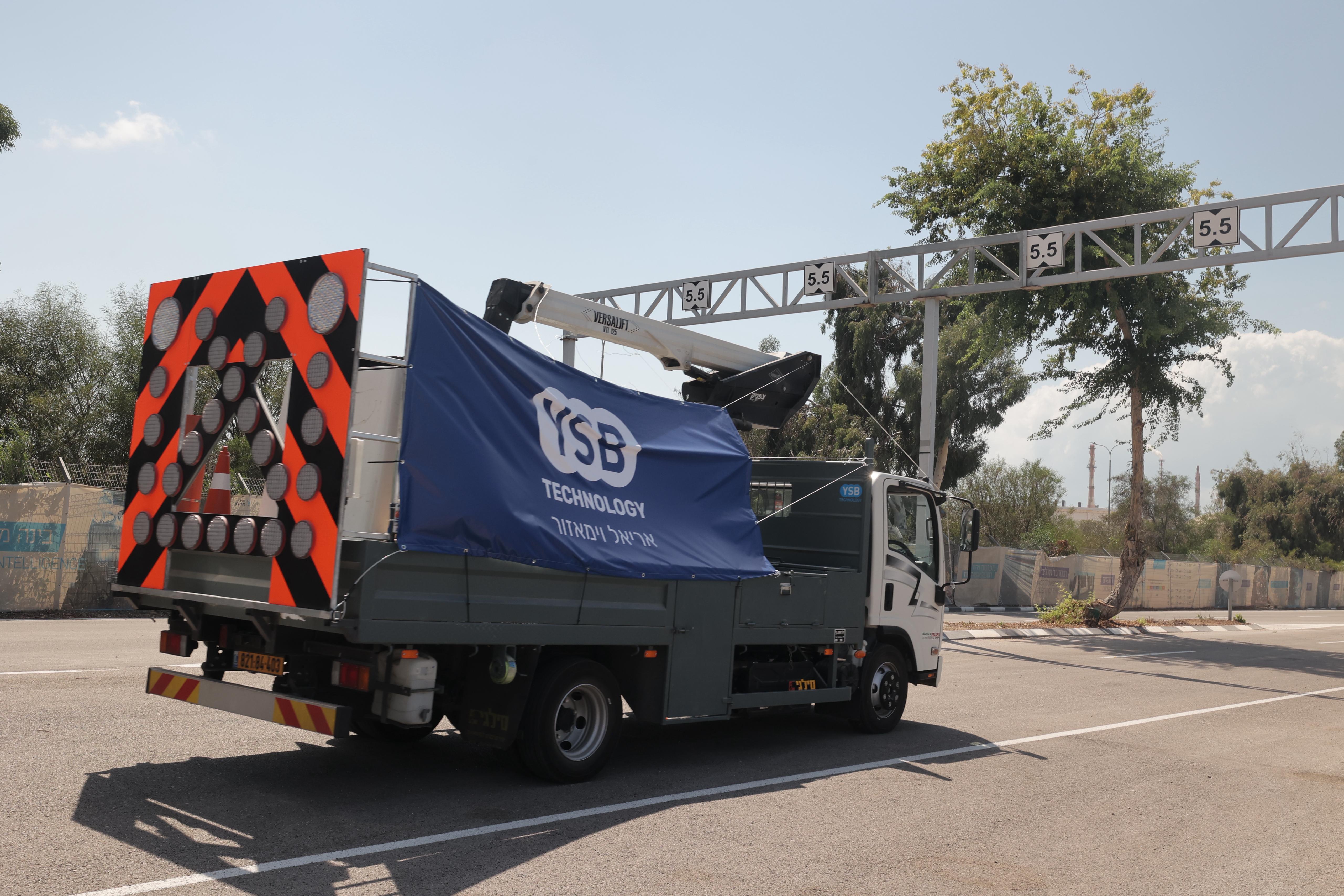 הדגמת פתרון לזיהוי מוקדם של כלי רכב חורגים בגובה. צילום: skypro