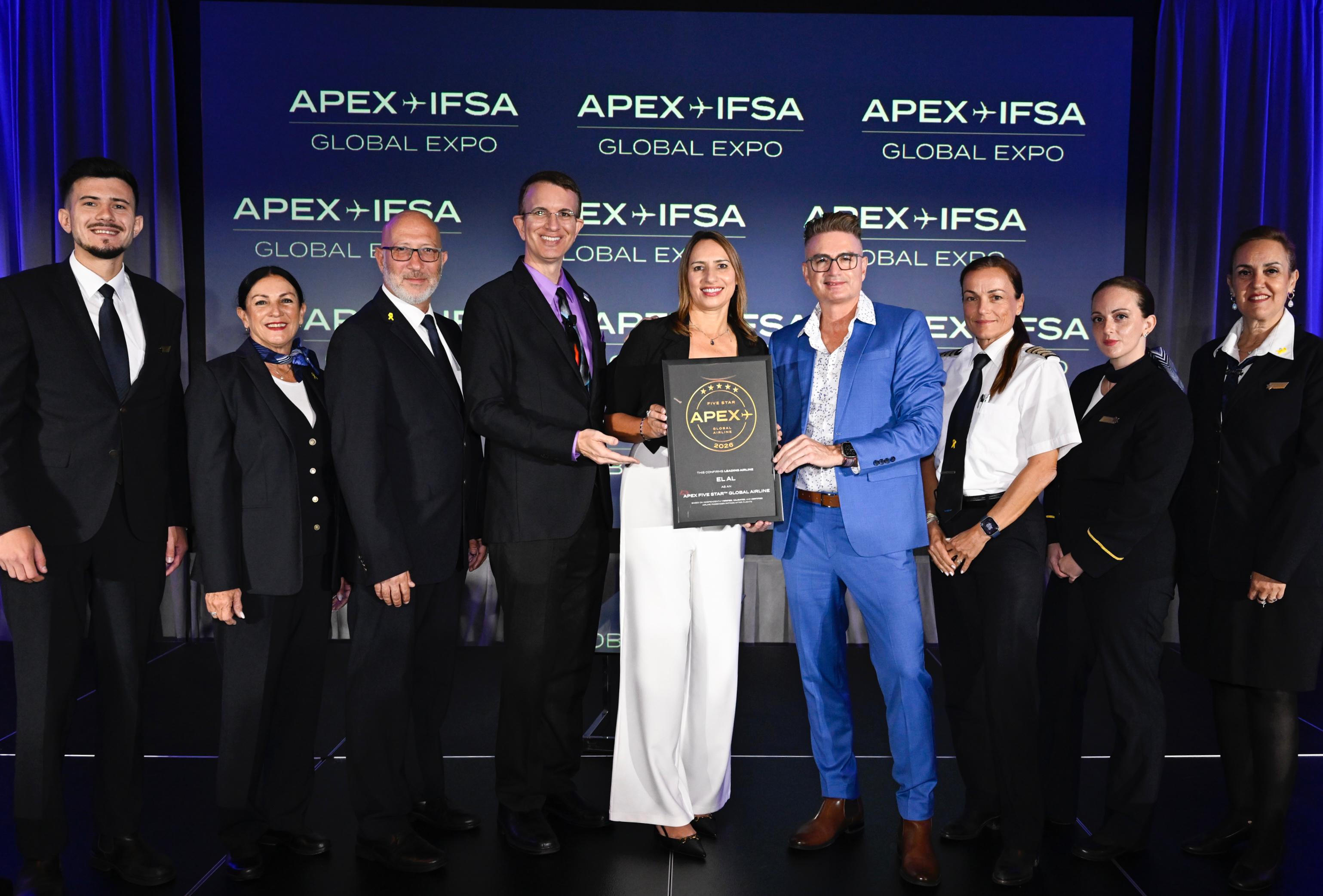 El Al representatives with APEX CEO Joe Leader after receiving the award. Photo: El Al Communications