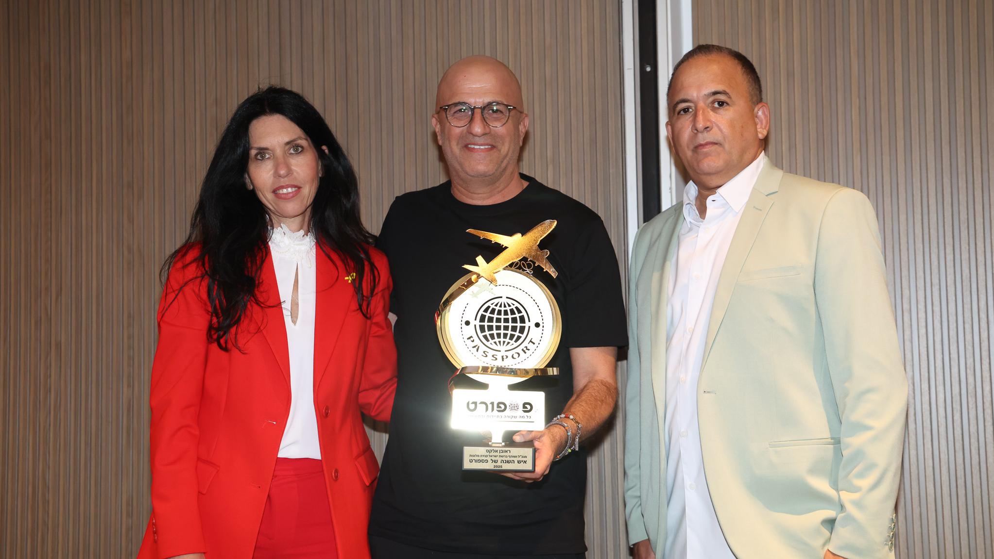 מימין: עדי אזולאי יו״ר קבוצת פספורט, אלקס ואפרת דורון מנכ״לית קבוצת פספורט