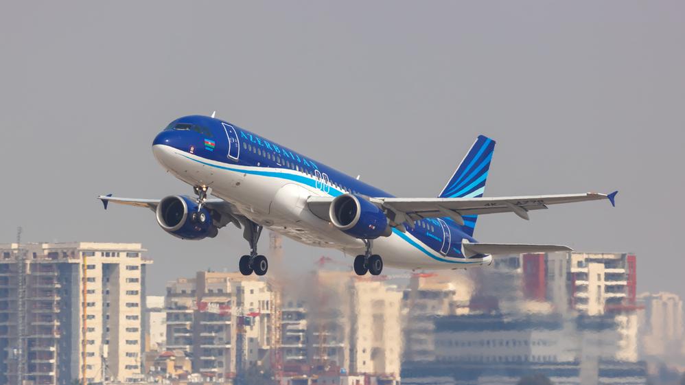מטוס Azerbaijan Airlines Airbus A320 בתל אביב