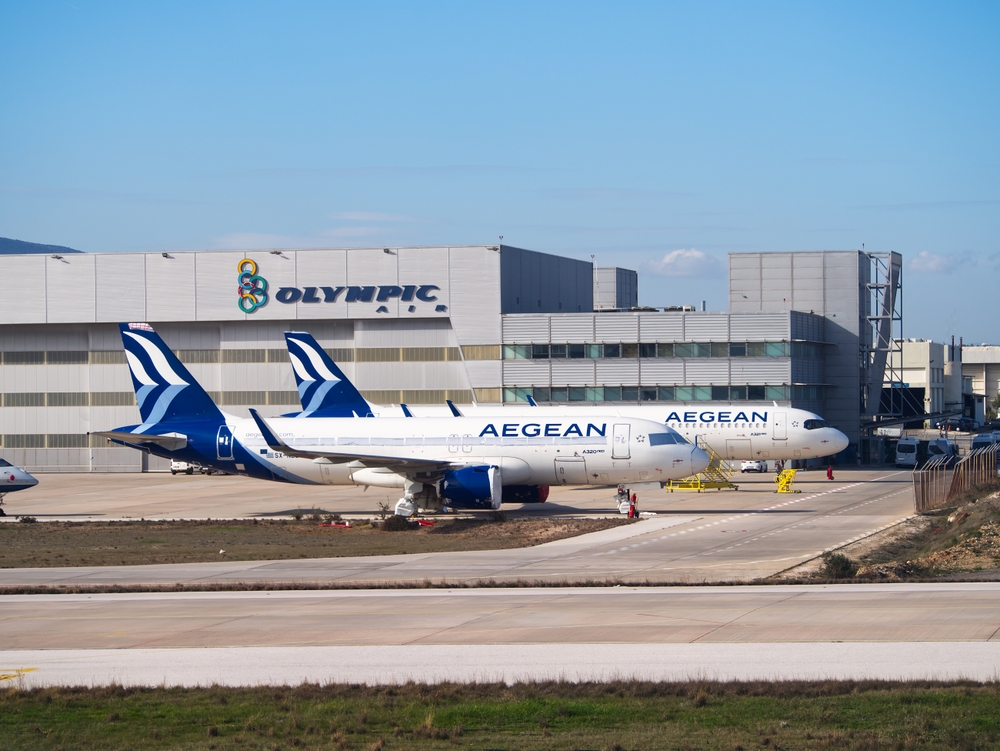 מטוסי Aegean בנמה״ת הבינלאומי של אתונה. צילום: Konstantinos Dimitros / Shutterstock
