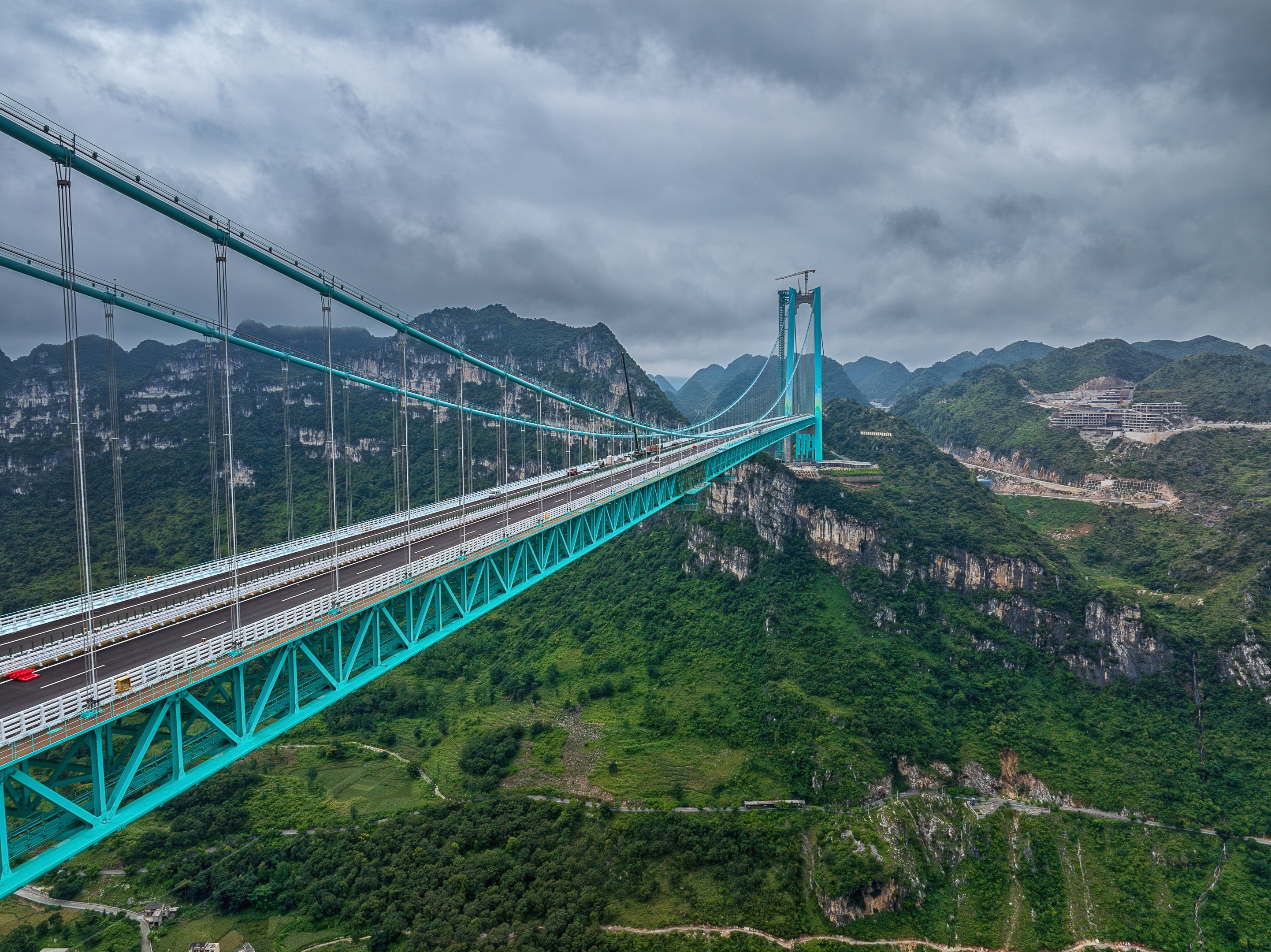 HuaJiang Gorge Bridge in Guizhou, China. Photo: Shutterstock