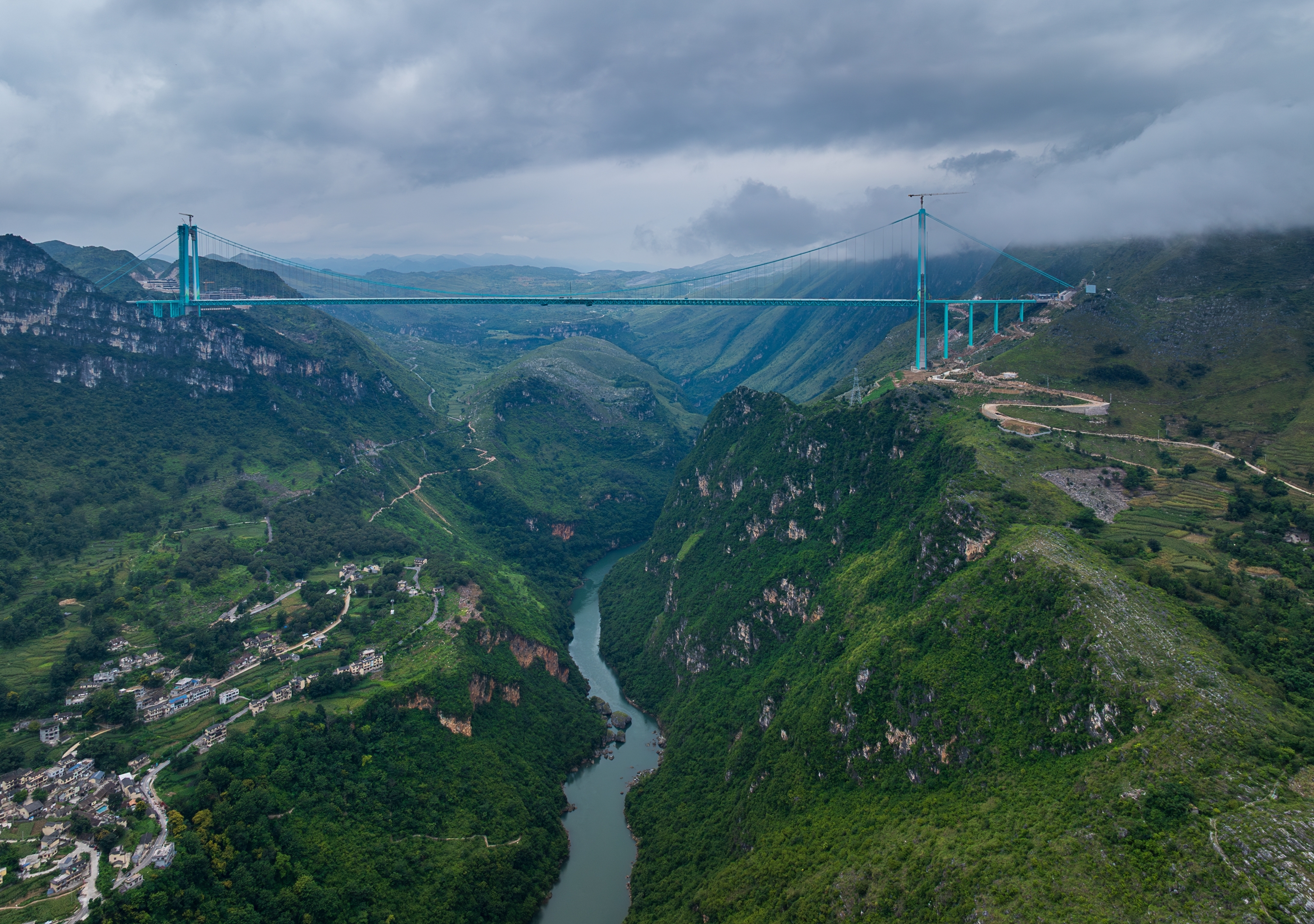 HuaJiang Gorge Bridge in Guizhou, China. Photo: Shutterstock