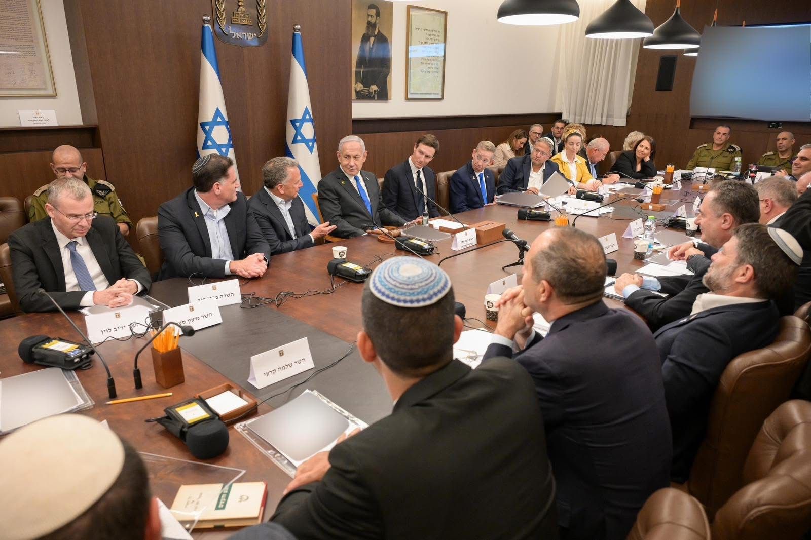 יוצאים לדרך: ישיבת הממשלה ההיסטורית הלילה. צילום: דוברות רוה״מ