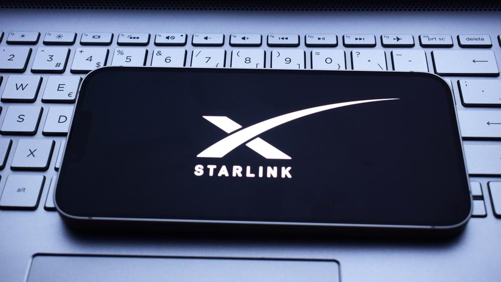 אינטרנט Starlink (סטארלינק). צילום: miss.cabul / Shutterstock