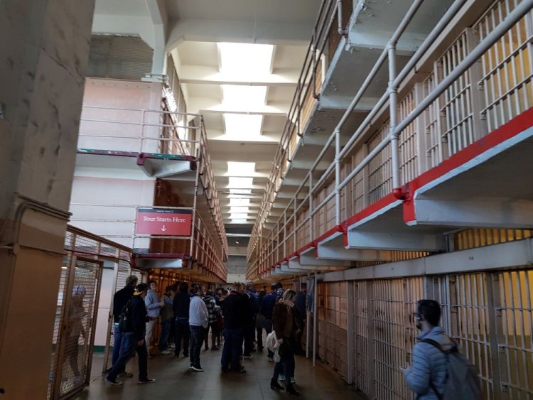 סיורים מודרכים בכלא אלקטרז. צילום: ספיר פרץ