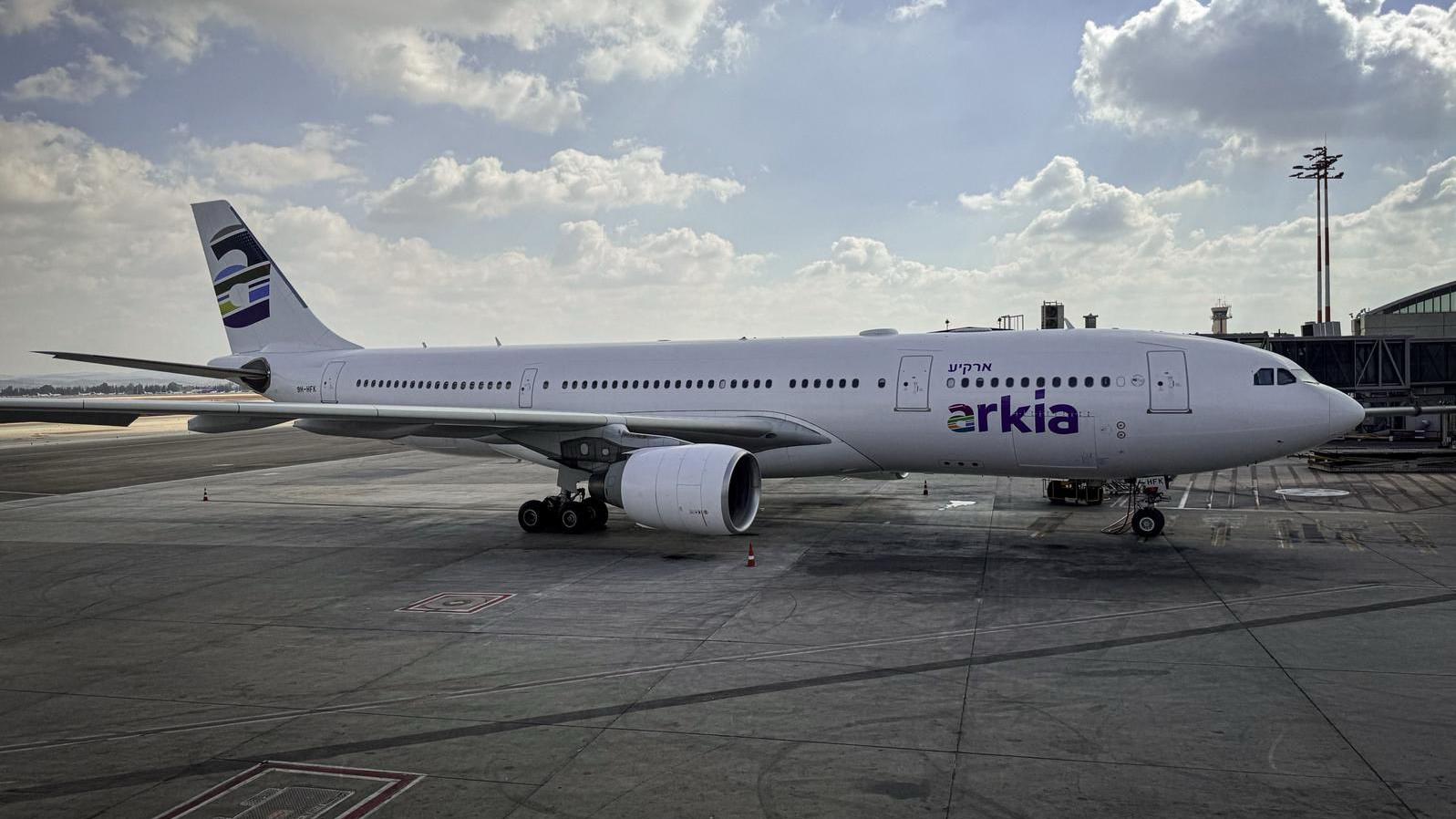 מטוס Airbus A330 החדש של ארקיע בנתב״ג