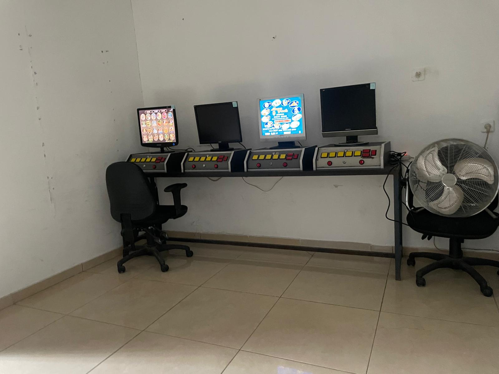 מתחם הימורים בלתי חוקיים. צילום: דוברות המשטרה